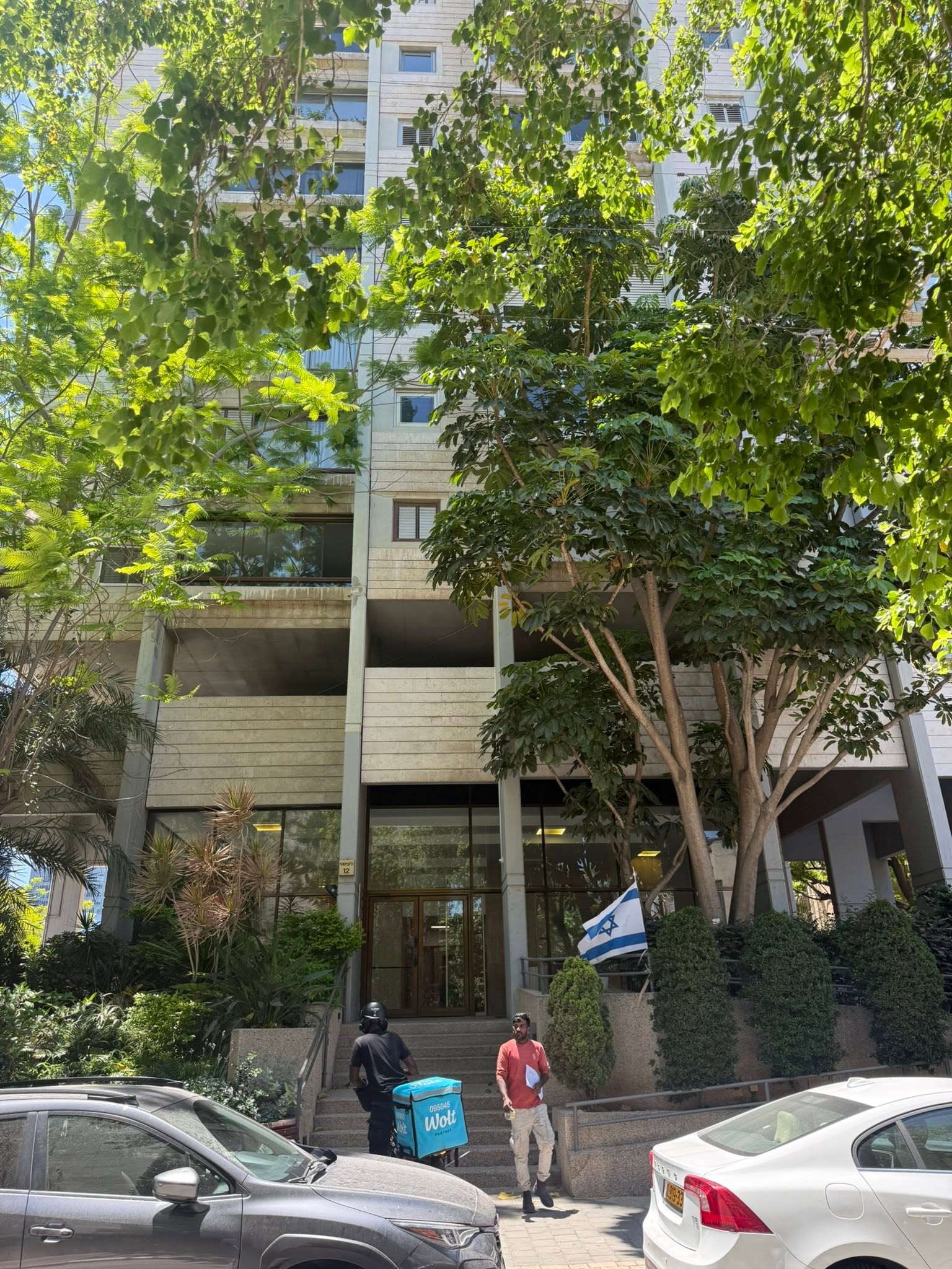 תמונה 1 מתוך 11 – להשכרה! בצפון החדש ברח׳ זלוציסטי המקסים בקרבת רכבת ארלוזורוב ובית החולים איכילוב.