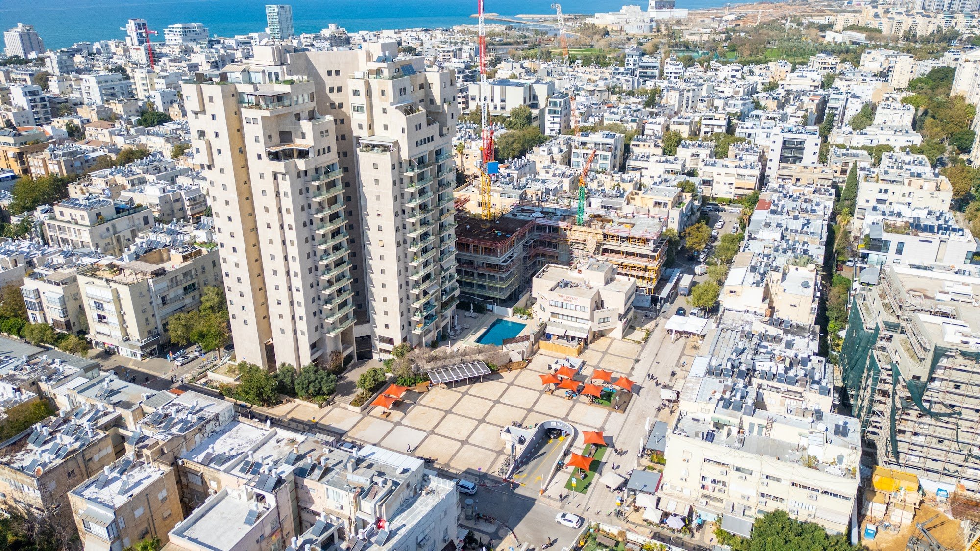 תמונה 29 מתוך 40 – למכירה במתחם בזל! דירת פאר 4 חד׳ 258 מ״ר במפלס אחד, קומה 10 עם נוף פנורמי לים, 2 חניות