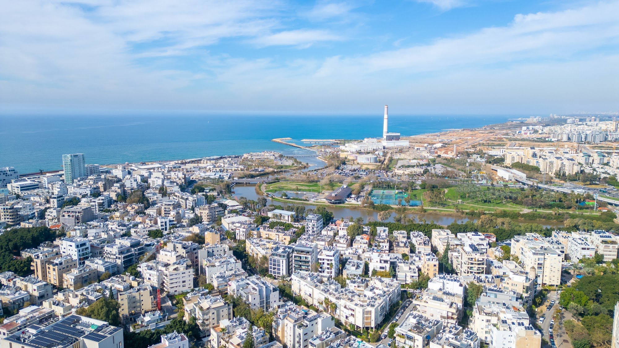 תמונה 31 מתוך 40 – למכירה במתחם בזל! דירת פאר 4 חד׳ 258 מ״ר במפלס אחד, קומה 10 עם נוף פנורמי לים, 2 חניות
