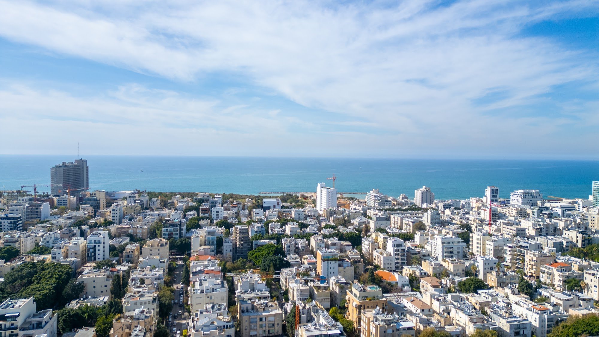 תמונה 36 מתוך 40 – למכירה במתחם בזל! דירת פאר 4 חד׳ 258 מ״ר במפלס אחד, קומה 10 עם נוף פנורמי לים, 2 חניות